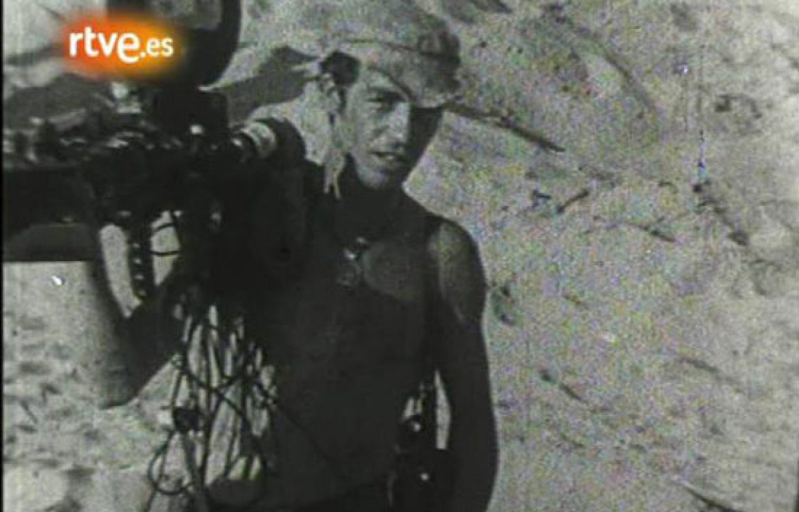 'Datos para un informe' dedica el programa al cámara Tacho de la Calle (1973) - Personajes en el Archivo de RTVE | Ver