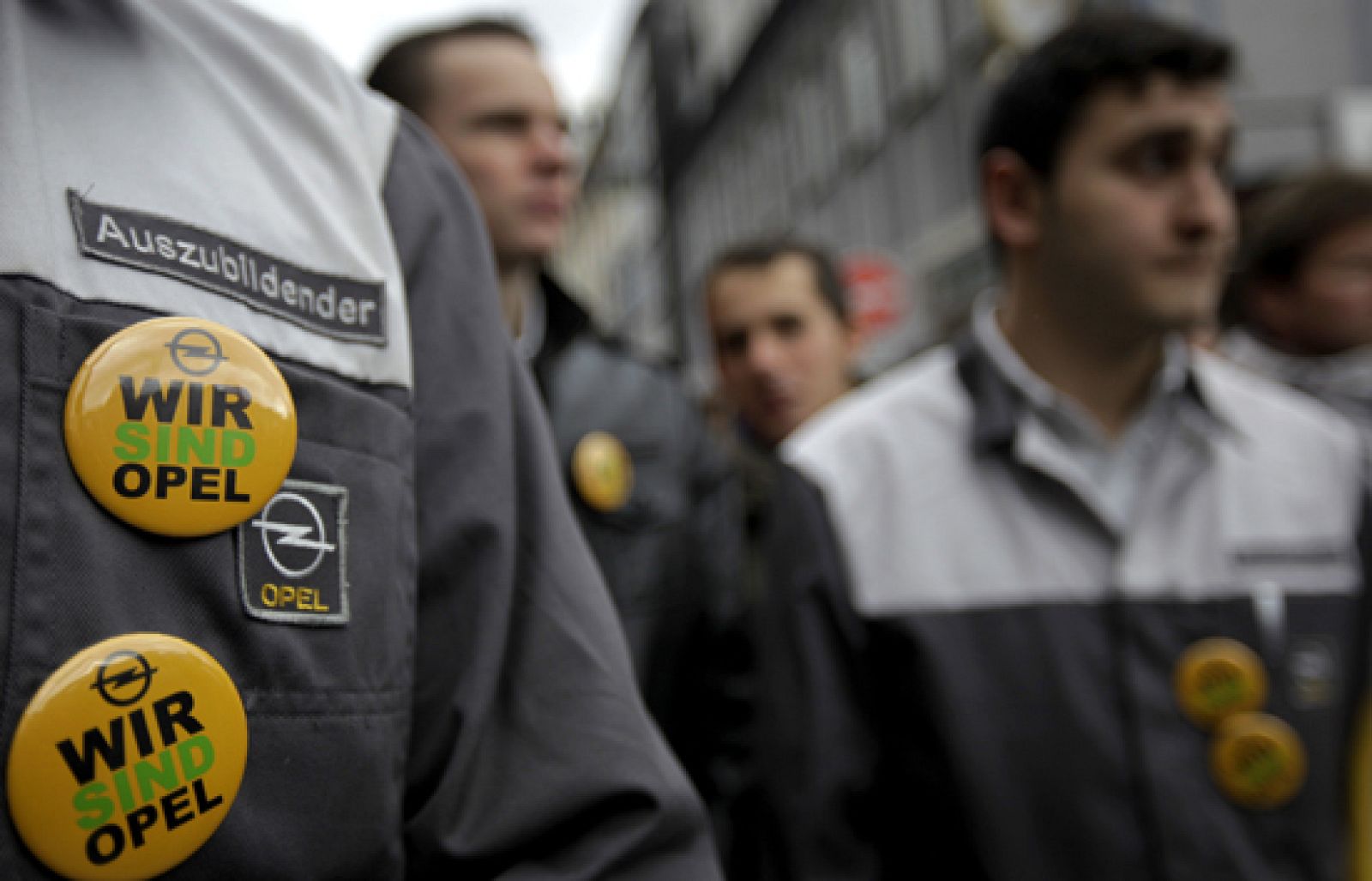 En las fábricas alemanas los trabajadores han iniciado una huelga para protestar por la decisión de General Motors | Ver