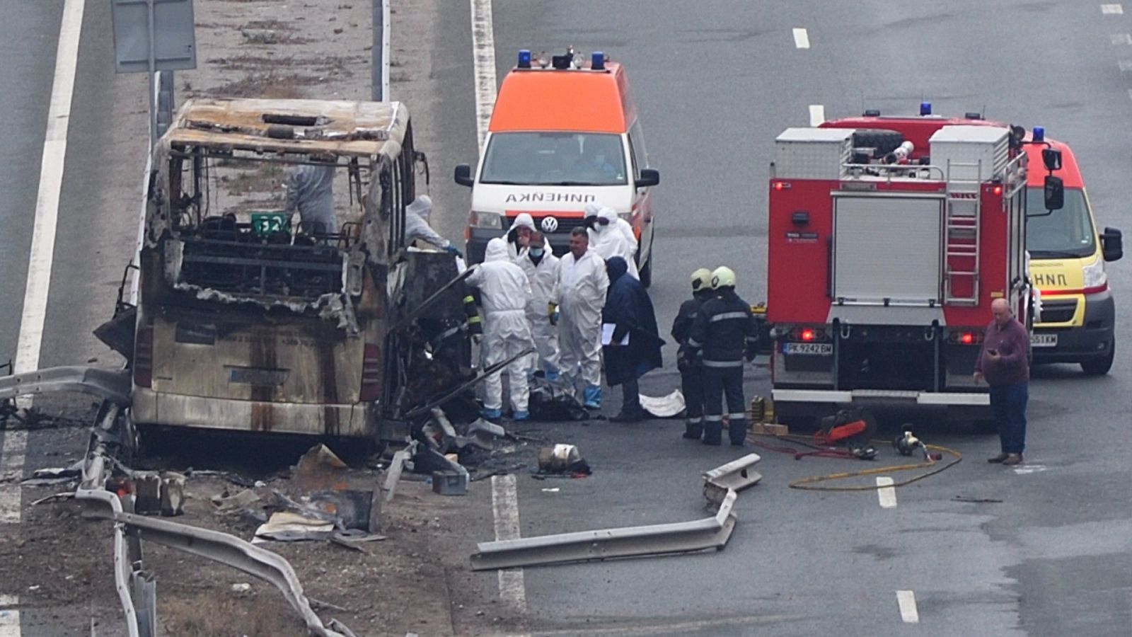 Mueren 45 personas al incendiarse un autobús en Bulgaria | Ver