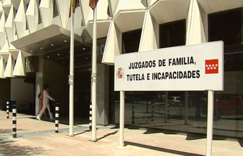 La crisis ha hecho aumentar hasta un 30% los recursos para rebajar la cuantía de las pensiones y también los impagos | Ver