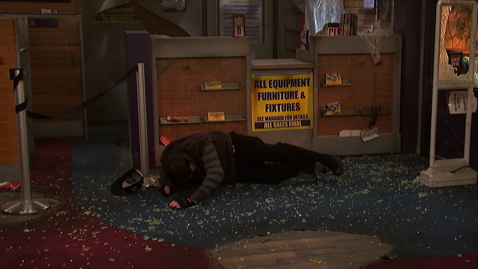 Atrapados en dos agujeros - Henry Danger | Ver