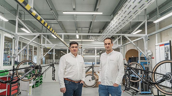 Telediario 2 - La crisis de suministros motiva la relocalización de empresas en España