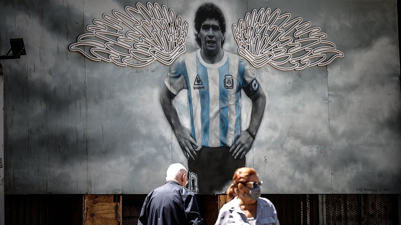 Pasión y melancolía un año después de la muerte de Maradona
