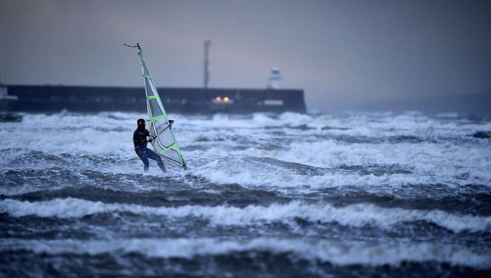 Otros deportes - Los Arnaus-Peix, una familia de pioneros en el windsurf en España