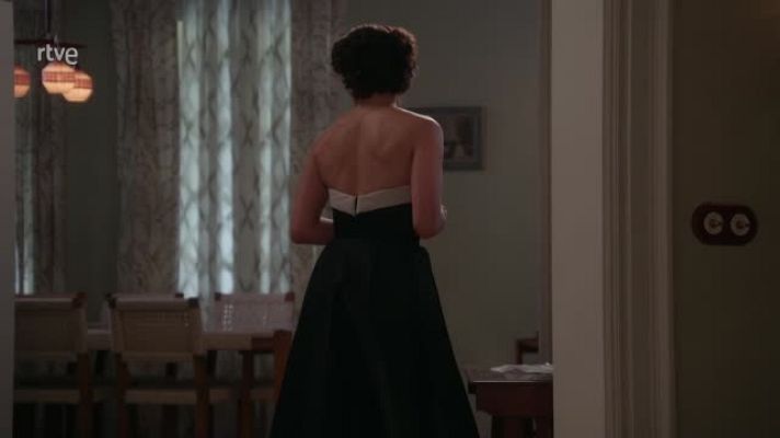 Dos vidas - Patricia encuentra una pistola