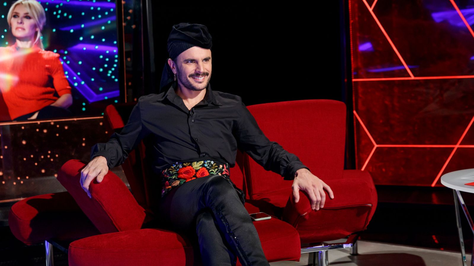 Atención Obras - Rodrigo Cuevas - ver ahora