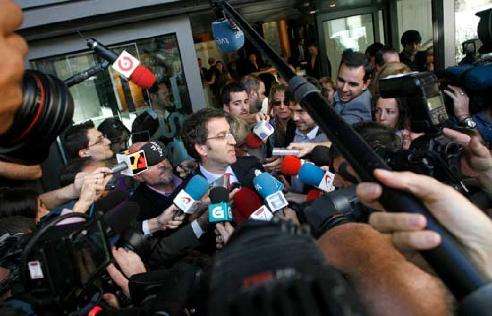 La Xunta apoya las gestiones del Gobierno en el 'Alakrana' | Ver