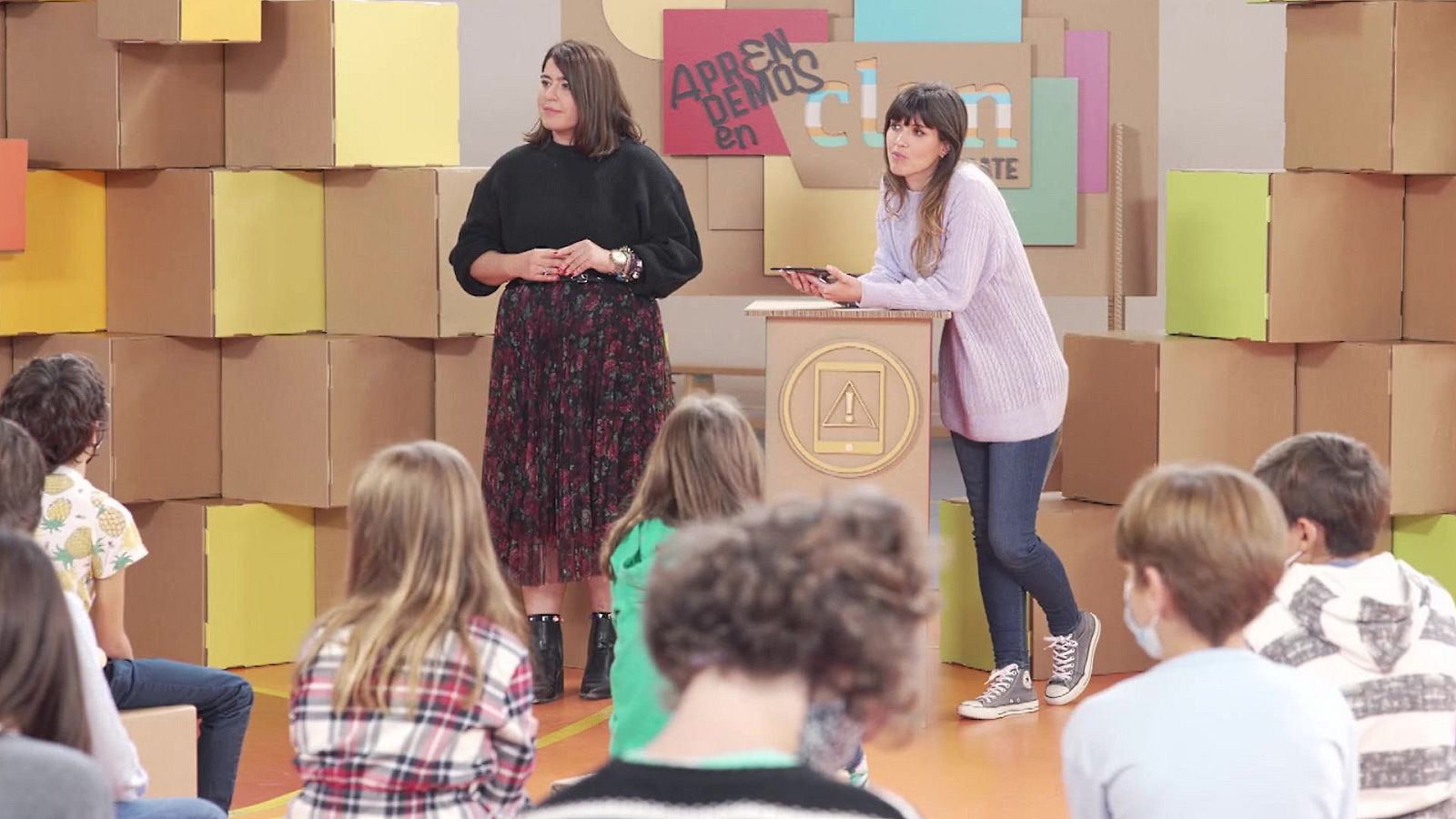 ¿Las pantallas enganchan? - Aprendemos en Clan. El debate | Ver