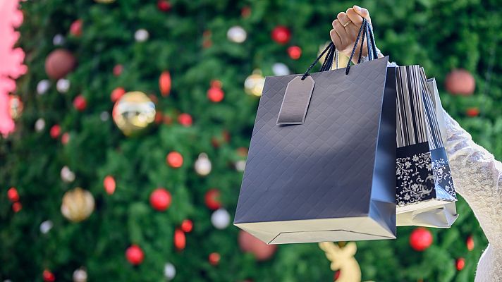 Telediario 1 - Siete de cada 10 consumidores compran en 'Black Friday' los regalos de Navidad