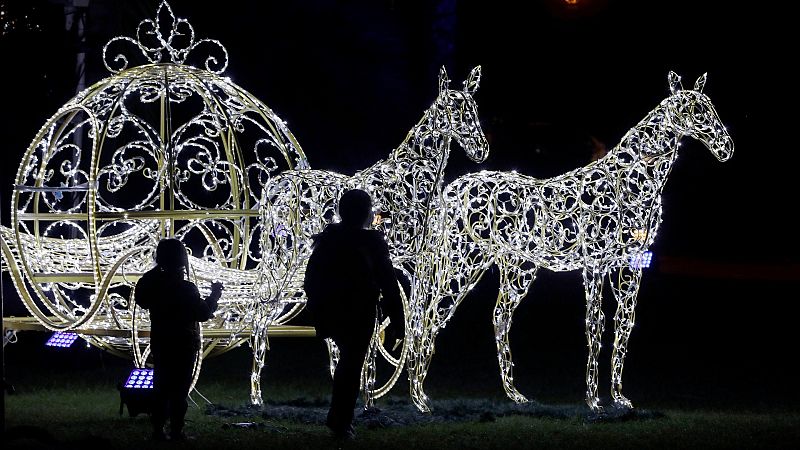 ¿Cuánto cuesta iluminar pueblos y ciudades por Navidad? | Ver