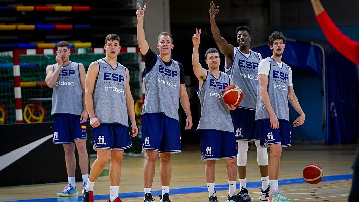 Telediario 1 - España inicia su camino al Mundial en Macedonia del Norte