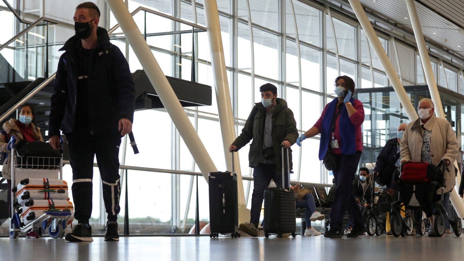 Detectan casos sospechosos de la variante ómicron en Alemania y Países Bajos | Ver