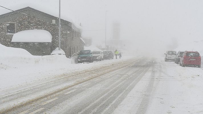 Telediario Fin de Semana - La nieve adelanta su llegada a la del invierno en el norte peninsular