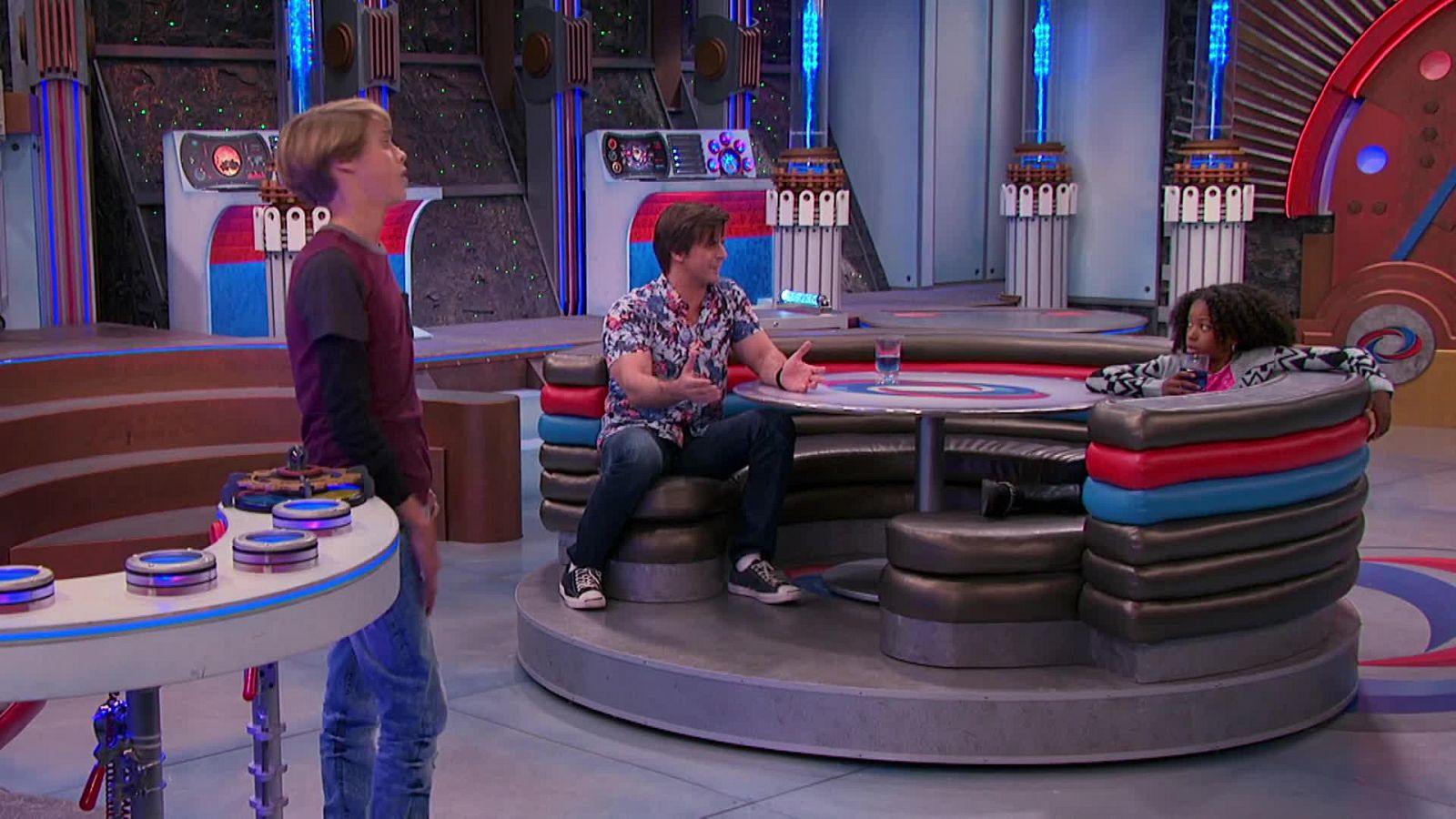 Un Henry, tres chicas 2ª Parte - Henry Danger | Ver