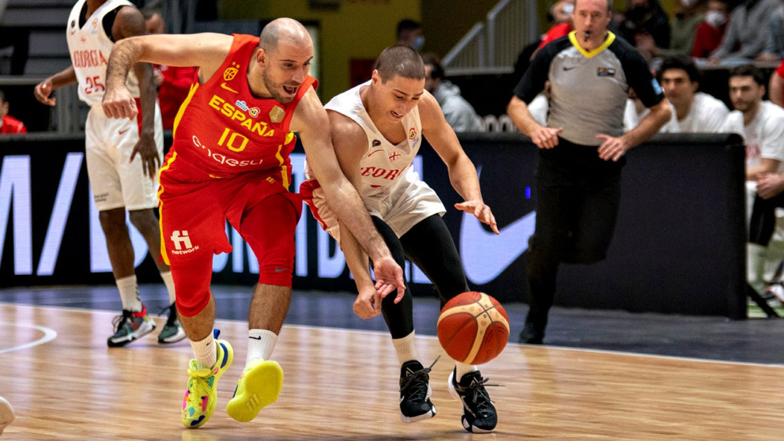 España brilla en Jaén para acabar con la débil Georgia