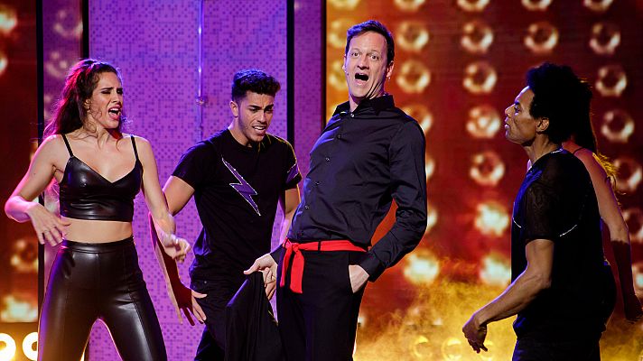 La noche D - Los colaboradores se someten al "talent shower"