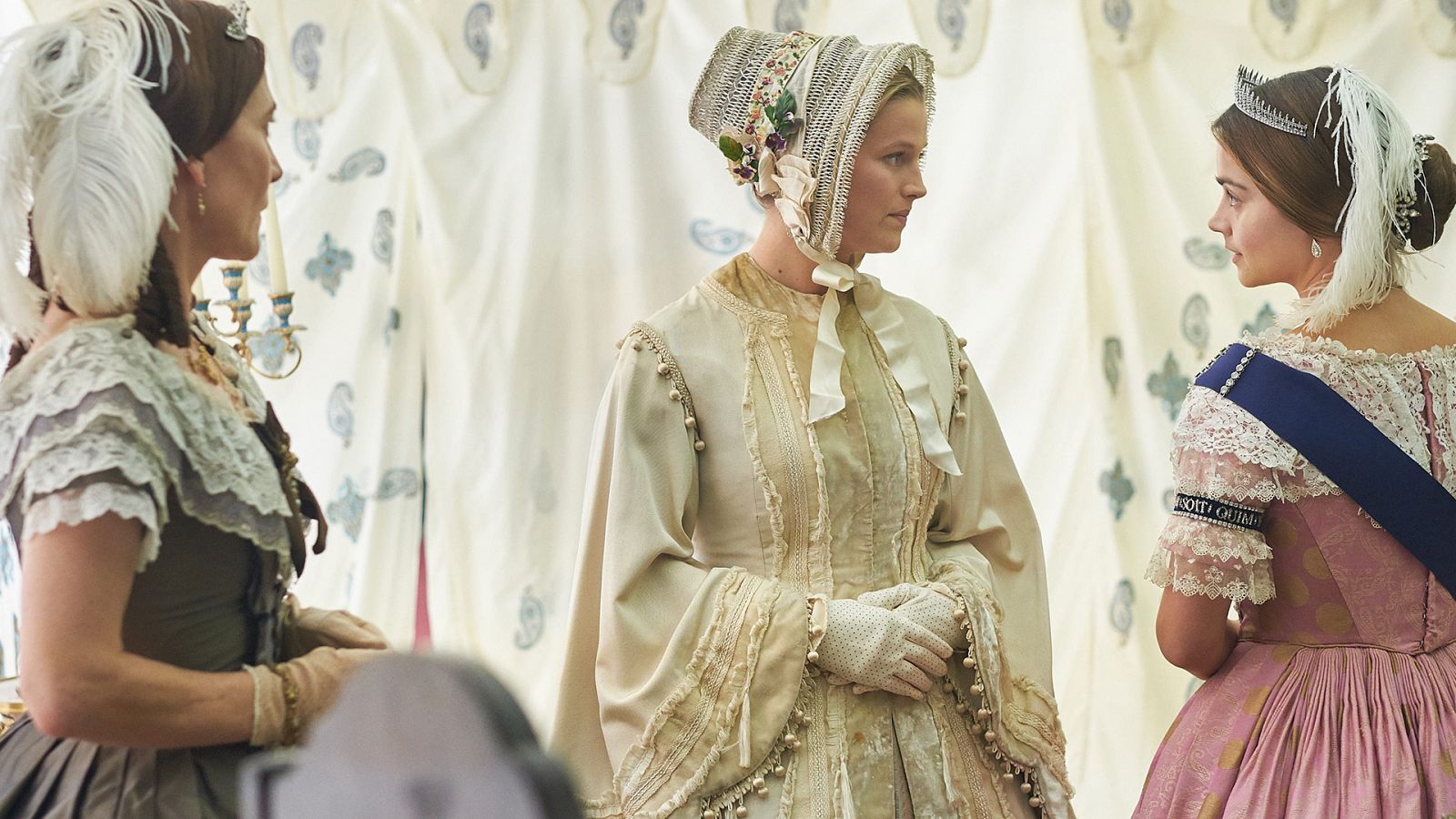 Serie Victoria | Episodio 3x08: El elefante blanco | Ver