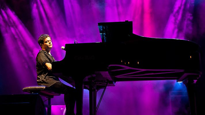 Telediario 1 - Jamie Cullum pone un toque de jazz a los clásicos navideños