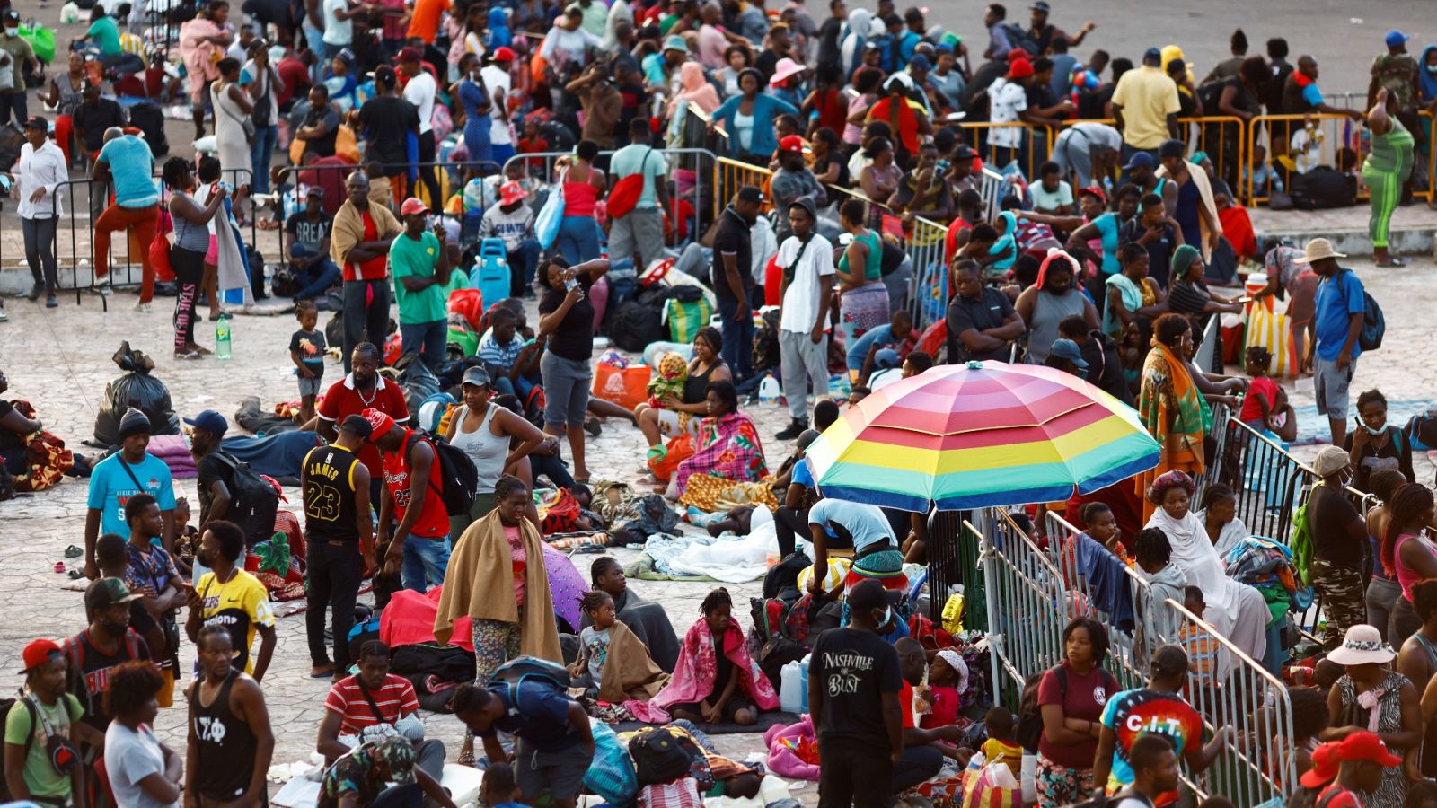 Biden recupera el programa 'Quédate en México' de Trump por orden de un juez federal