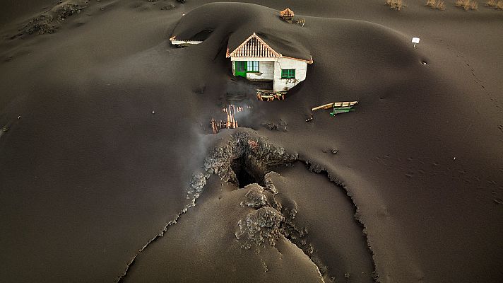 Telediario 2 - La casa atrapada por el volcán que ha dado la vuelta al mundo