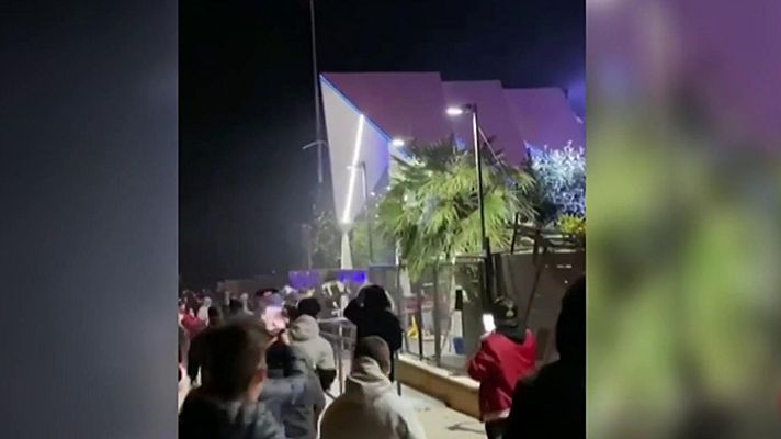 Informativo 24h - Batalla campal ante las puertas de una discoteca en Sant Quirze del Vallès, Barcelona