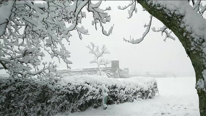 El tiempo - Precipitaciones localmente fuertes o persistentes en el área Cantábrica y Pirineos. Cota de nieve a unos 600/1000 m en el norte peninsular, incluso inferiores en Pirineos