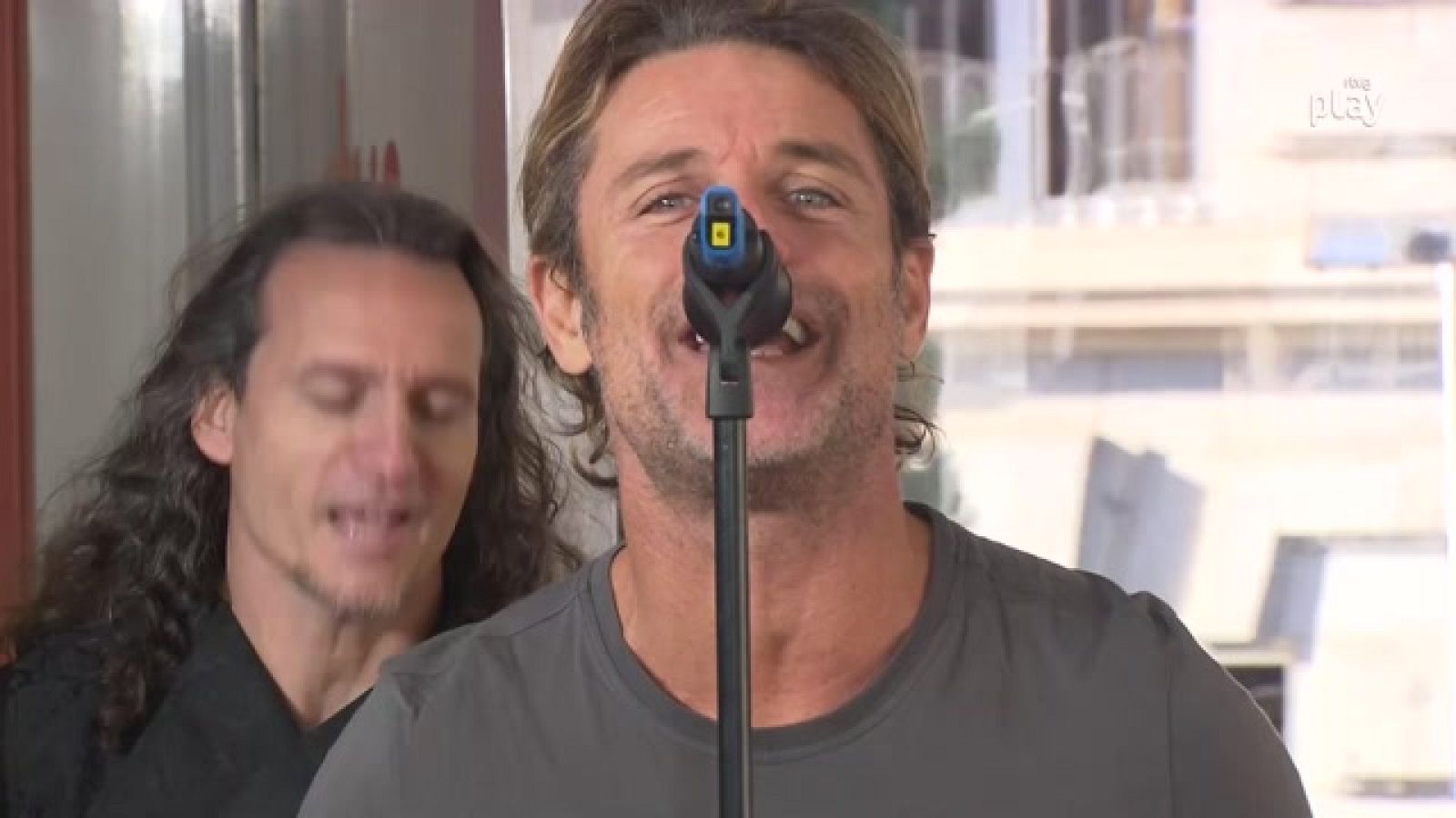 Picoco's band versiona 'Los amantes' - La gran consulta | Ver