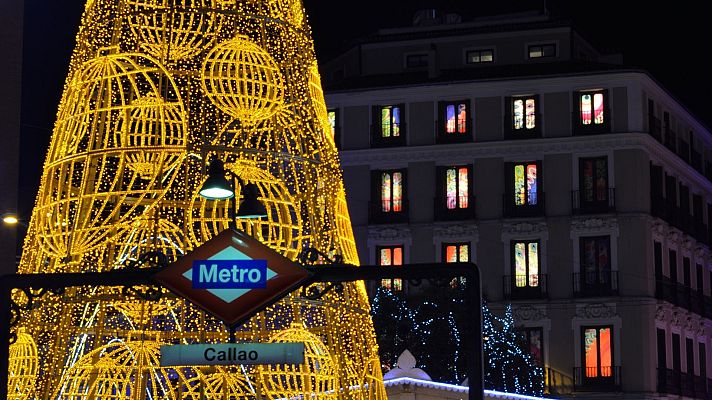 La hora de La 1 - Cosas que hacer en Madrid en Navidad: comer churros con chocolate, comprar lotería y ver las luces