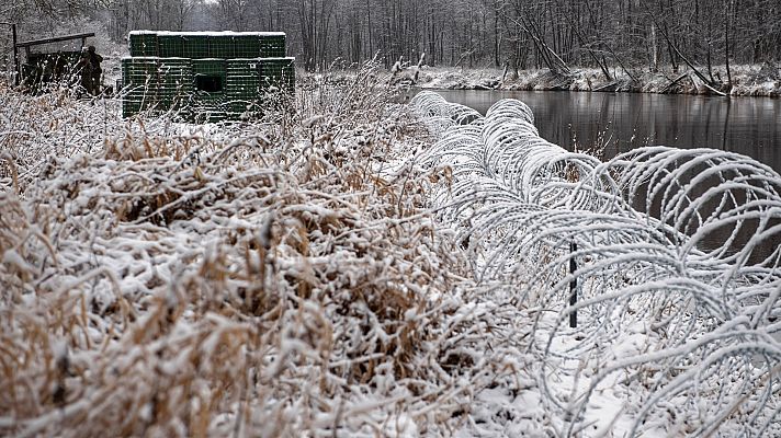 Telediario 1 - El temporal invernal empeora la situación de los migrantes en la frontera bielorrusa
