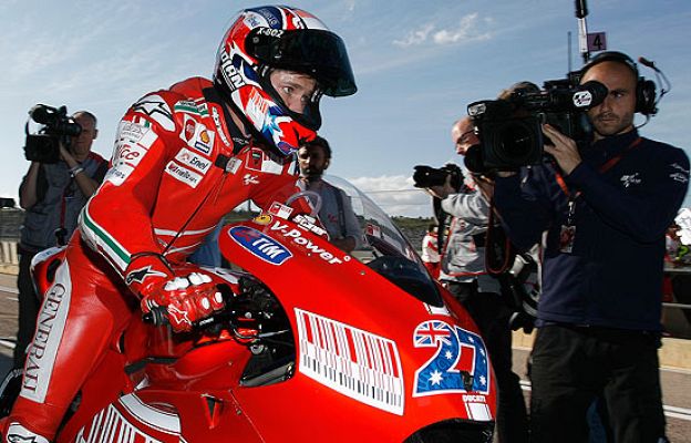  - Stoner consige su tercera 'pole'