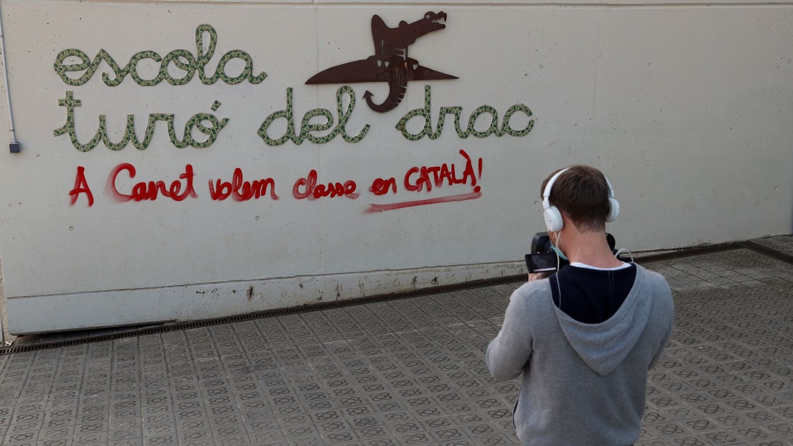 El conseller de educación crítica la obligatoriedad de impartir un 25% del tiempo lectivo en castellano