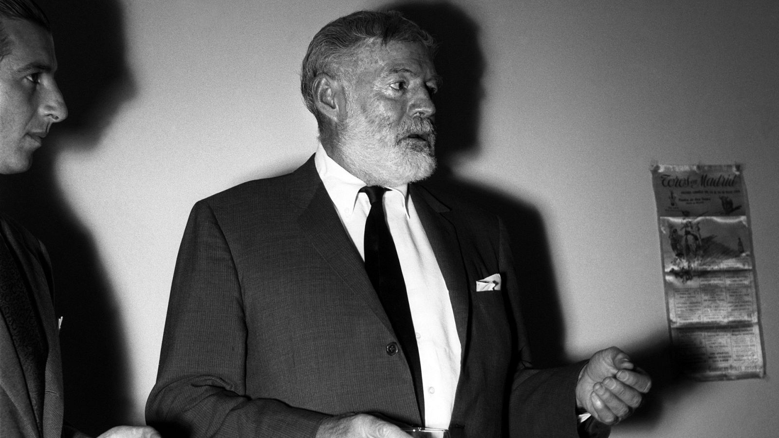 Sale a subasta un taco de billar que perteneció a Ernest Hemingway y que perdió en una apuesta