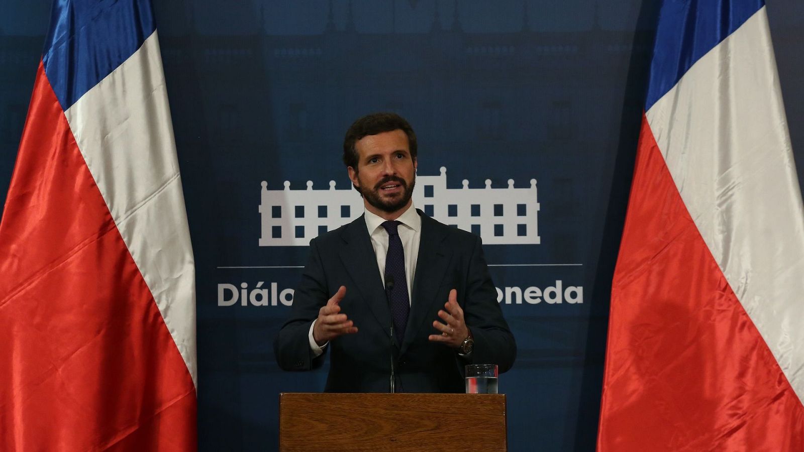 Casado: los socios del Gobierno están haciendo un "apartheid" lingüístico - Informativo 24h | Ver