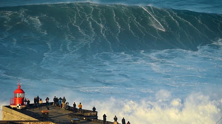 Telediario 1 - Nazaret, capital mundial del surf en olas gigantes