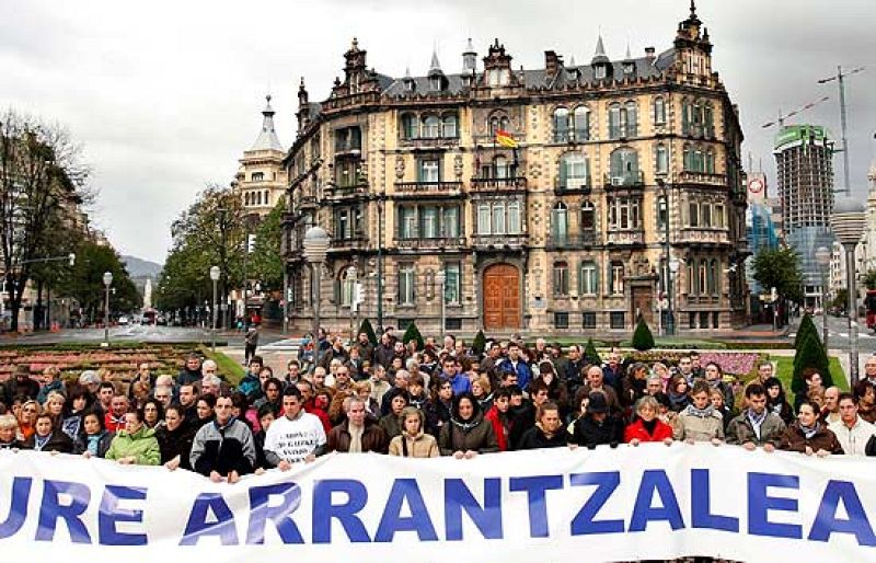 Telediario fin de semana en cuatro minutos - 08/11/09 | Ver