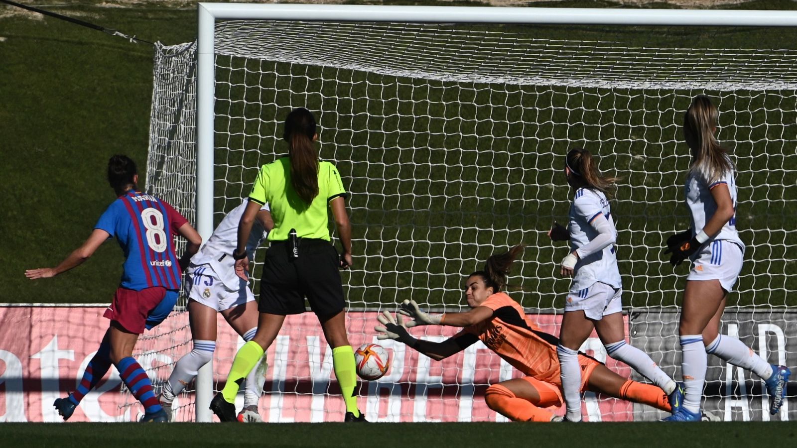 Fútbol - Liga Iberdrola femenina 13ª jornada: Real Madrid - FC Barcelona - ver ahora