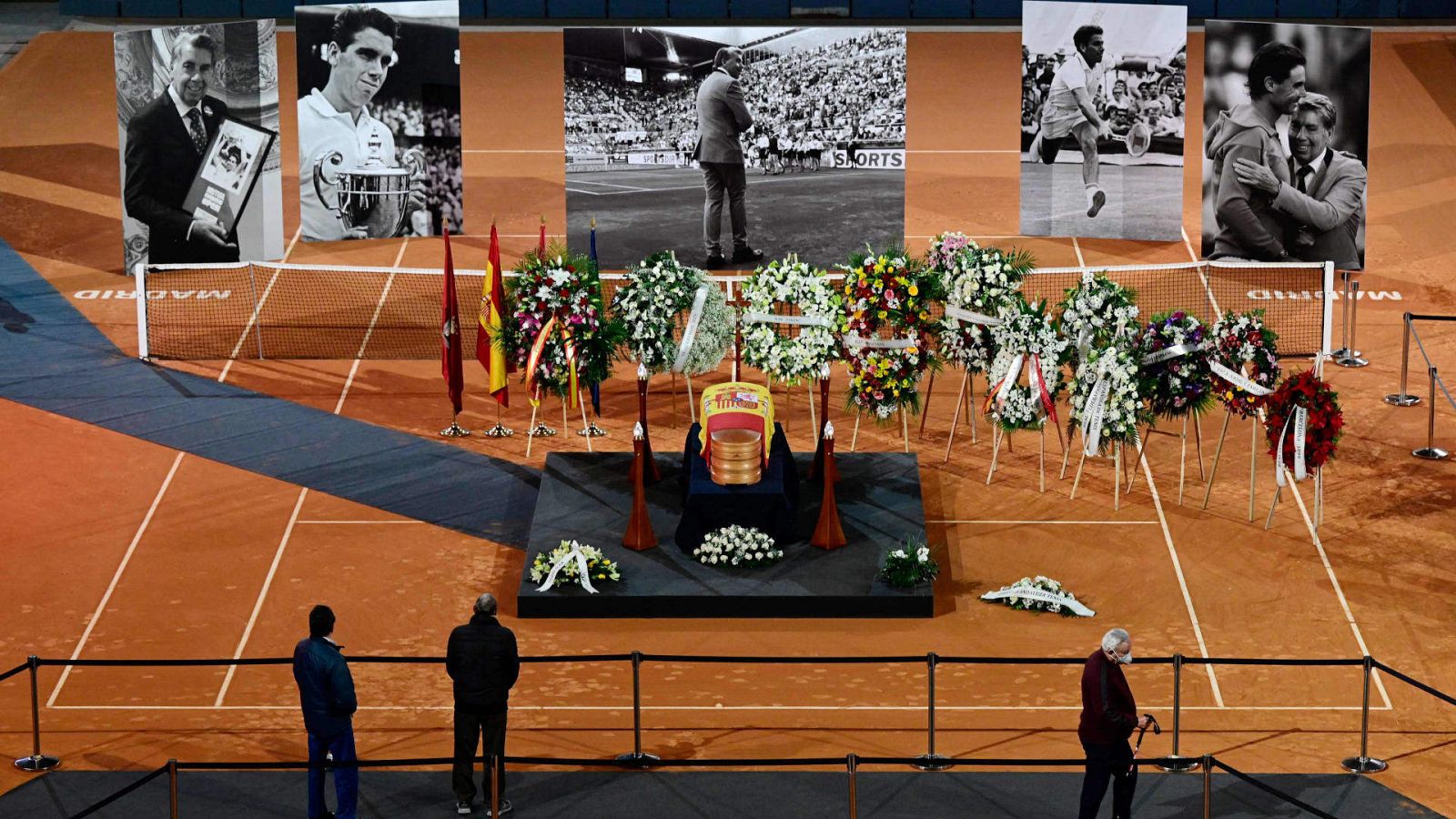 Madrid da el último adiós a Manolo Santana en la Caja Mágica -- Ver ahora