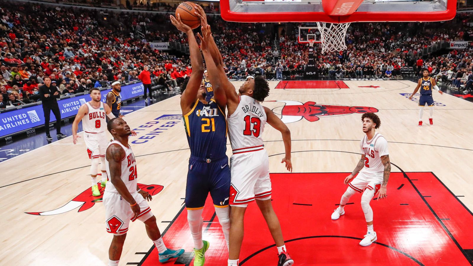 La NBA aplaza dos partidos por un brote de Covid-19 en los Bulls -- Ver ahora