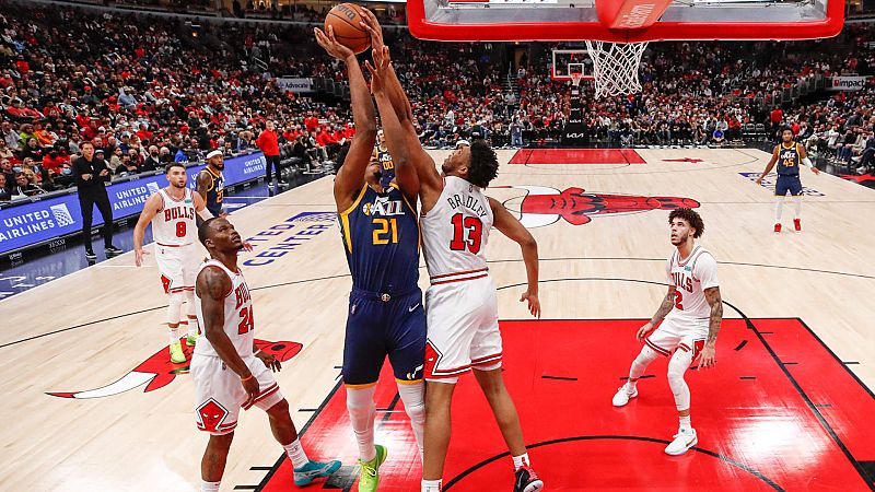 La NBA aplaza dos partidos por un brote de Covid-19 en los Bulls -- Ver ahora