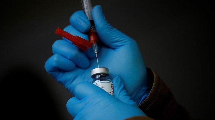 Telediario 2 - Sanidad y las CC.AA. debaten ampliar las terceras dosis