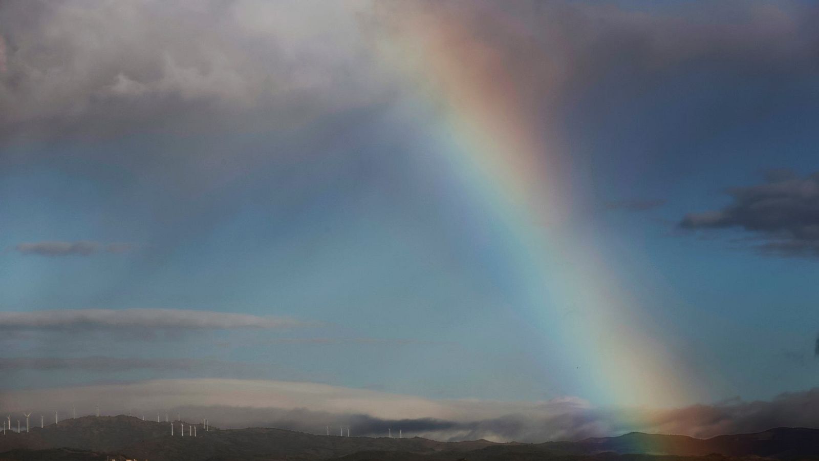Cielos poco nubosos en la península con lluvias en Canarias - El tiempo | Ver