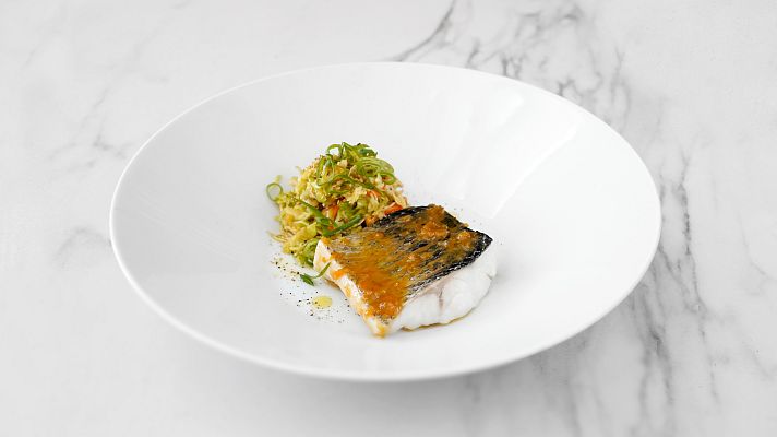 Bestial - Recetas de Navidad | Lubina con ensaladita japonesa