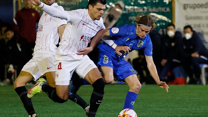 Telediario 2 - El Sevilla sufre hasta en los penaltis para eliminar al Andratx