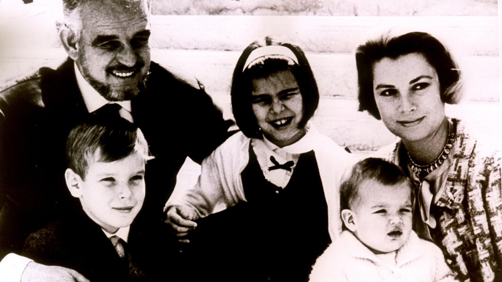 Lazos de sangre - El debate - Los Grimaldi - ver ahora