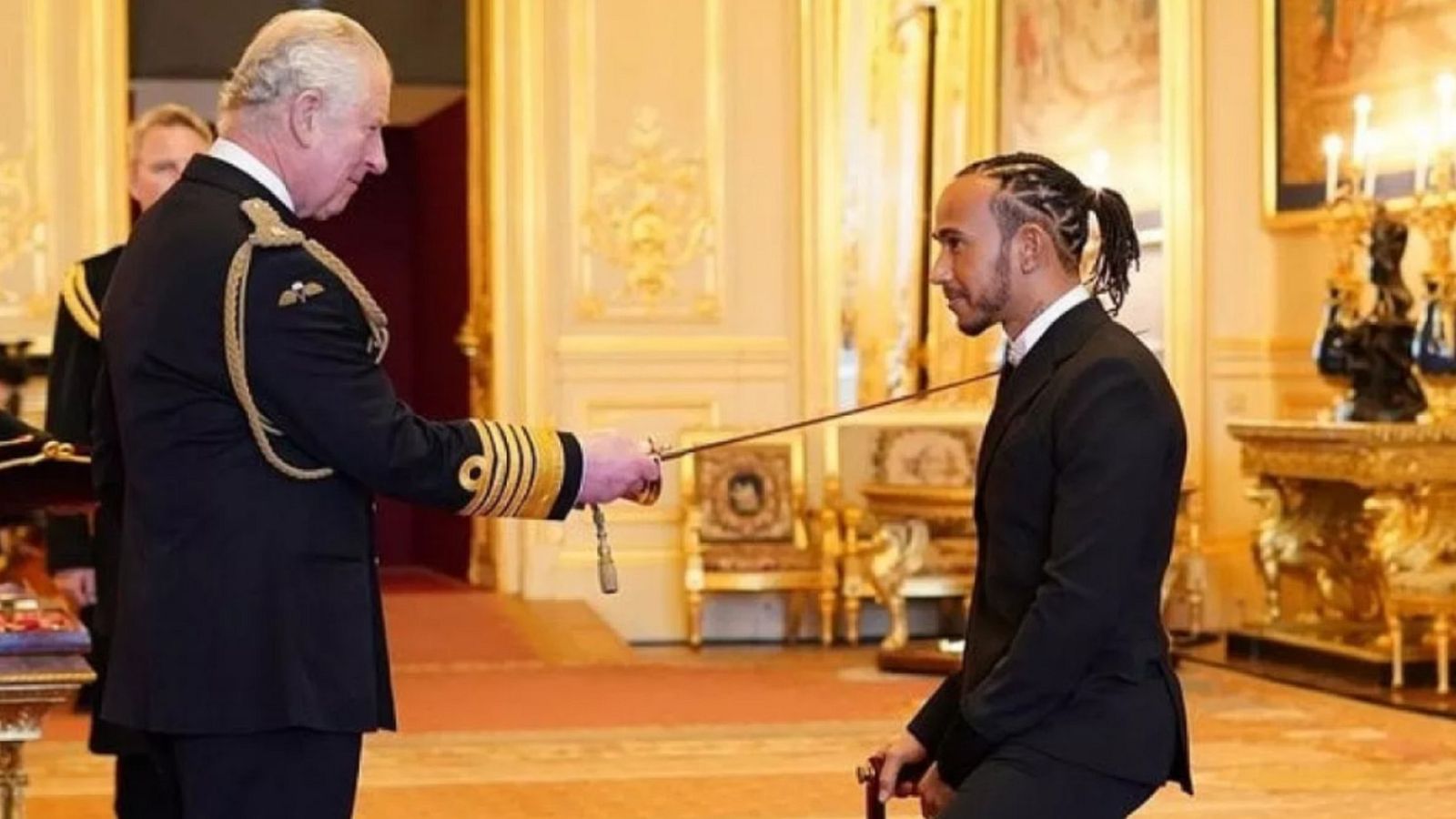 Sir Lewis Hamilton: el piloto de F1 recibe el título de caballero británico | Ver