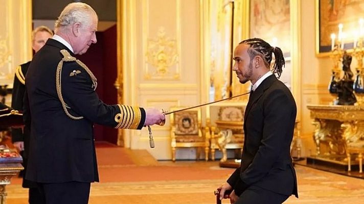 Telediario Matinal - Sir Lewis Hamilton: el piloto de F1 recibe el título de caballero británico