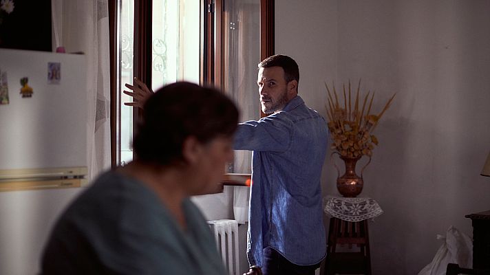 HIT - Hugo se enfrenta a la madre de Dan