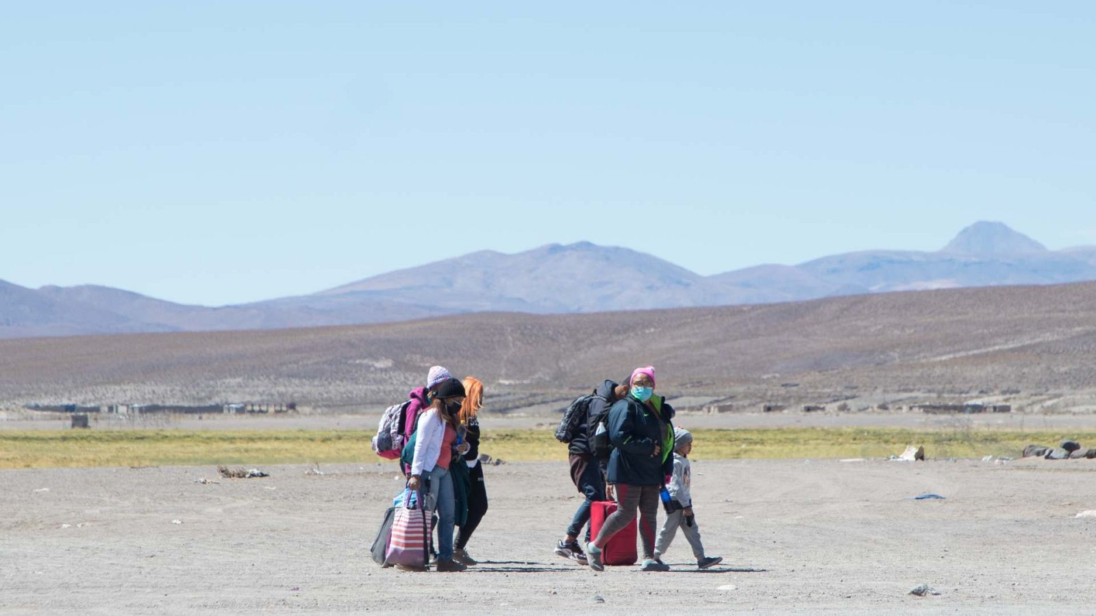 Discriminación y condiciones precarias, algunos de los problemas que enfrentan los migrantes | Ver