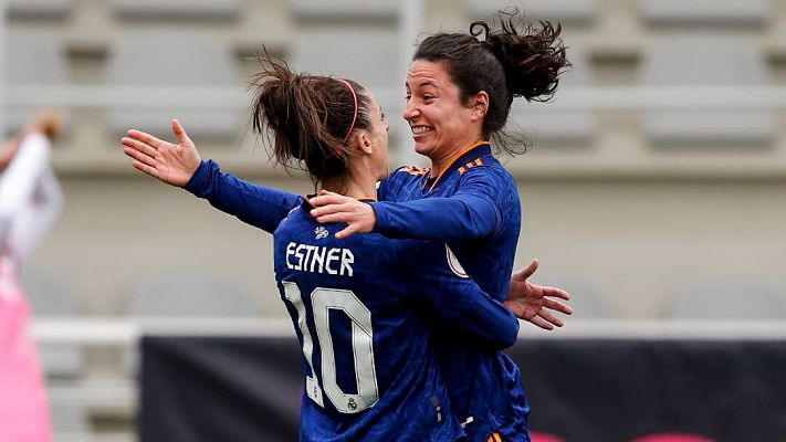 Fútbol - Esther González anota el 1-1 para el Real Madrid