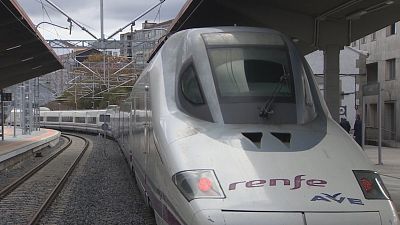 Chega o AVE a Ourense, logo de 16 anos de obras e un investimento de 10.000 mill�ns